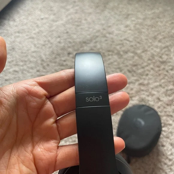 Beats solo 3 wireless headphones and case